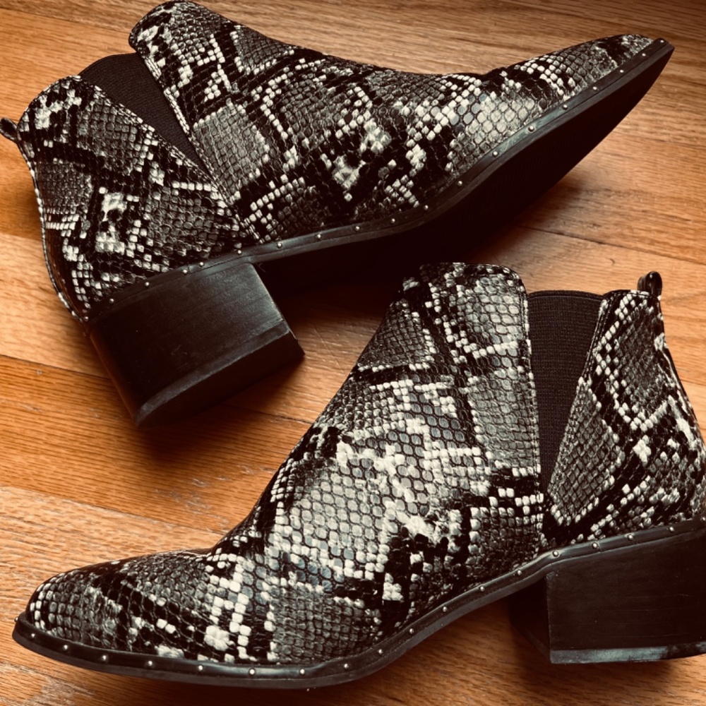 BAR III Gabby Bootie, Pointed Toe, Black/White Snakeskin